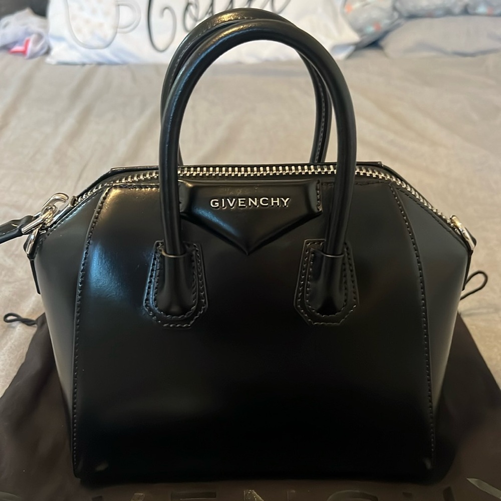Givenchy mini Antigona🖤